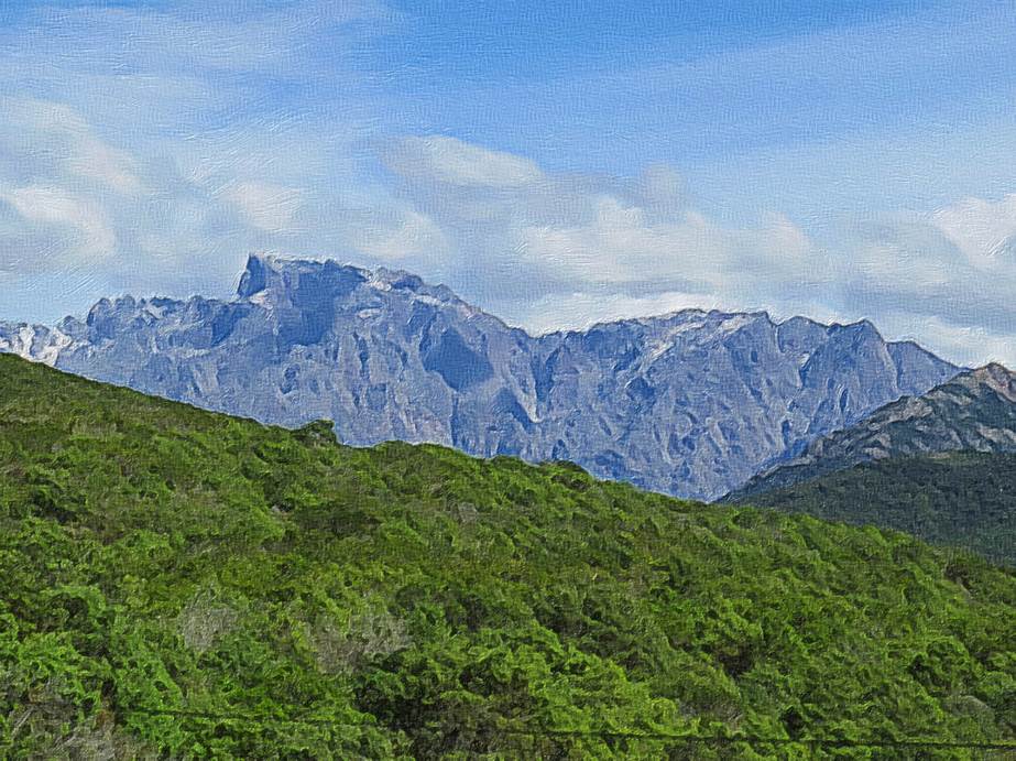 Ein Bild, das Berg, draußen, Natur, Hintergrund enthält.

Automatisch generierte Beschreibung