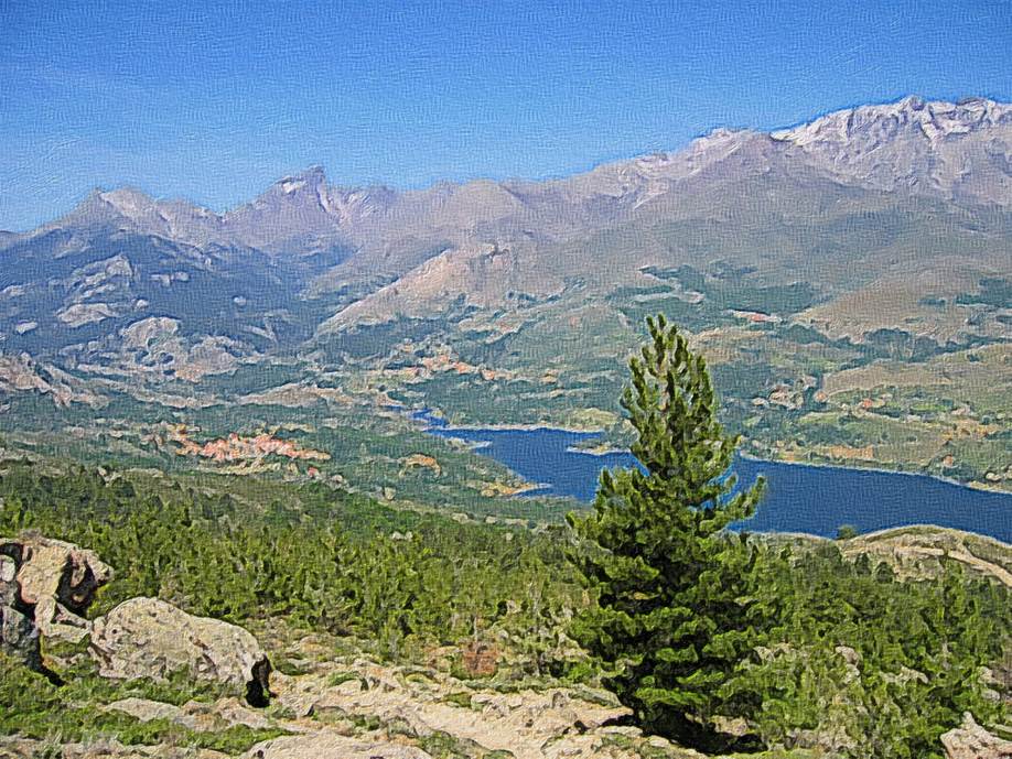 Ein Bild, das Berg, Natur, draußen, Tal enthält.

Automatisch generierte Beschreibung
